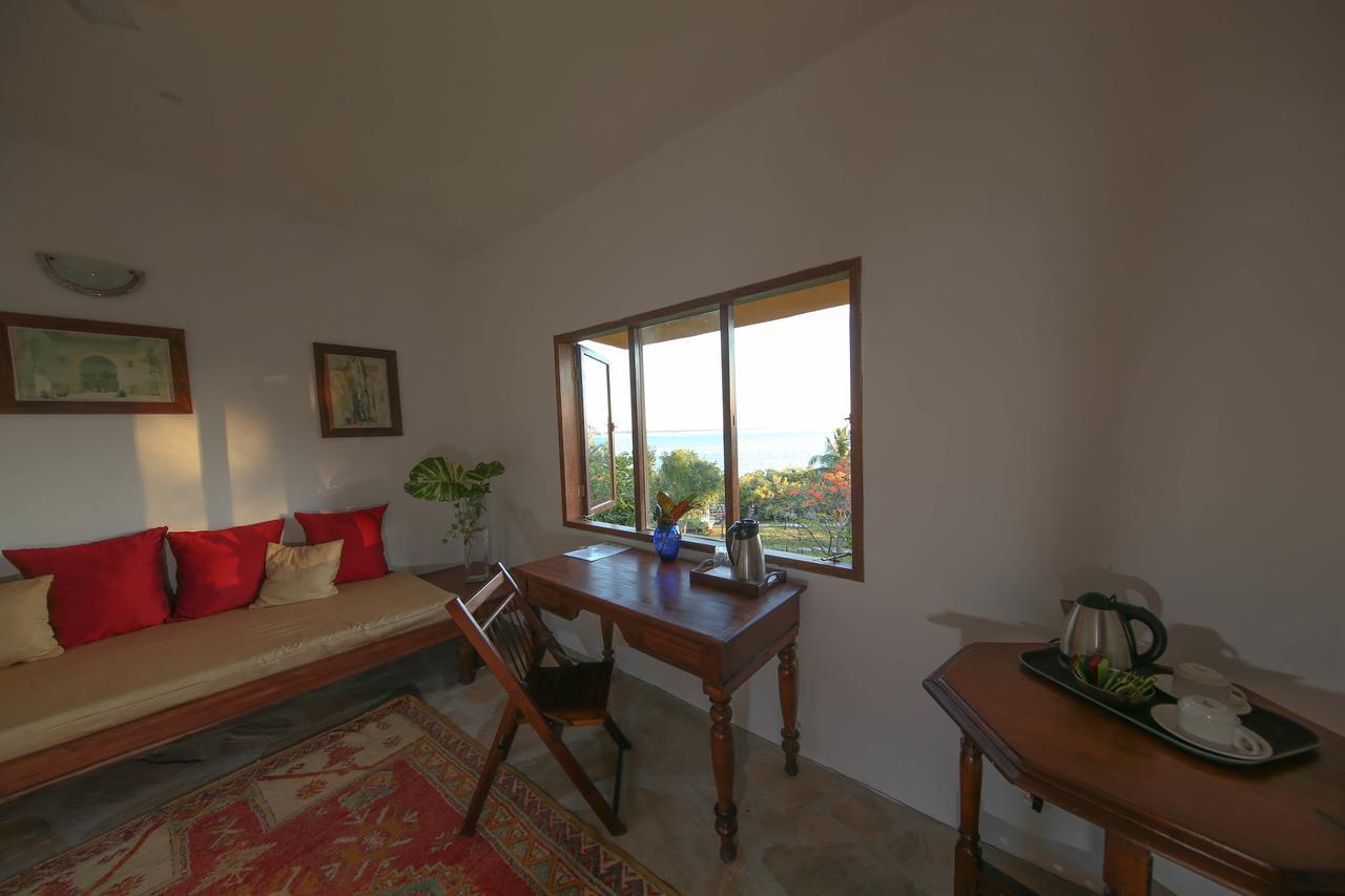 Kinasi Lodge Utende Bagian luar foto