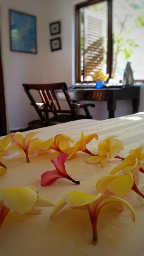 Kinasi Lodge Utende Bagian luar foto