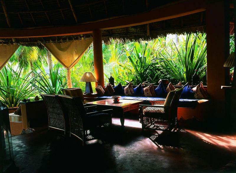 Kinasi Lodge Utende Bagian luar foto