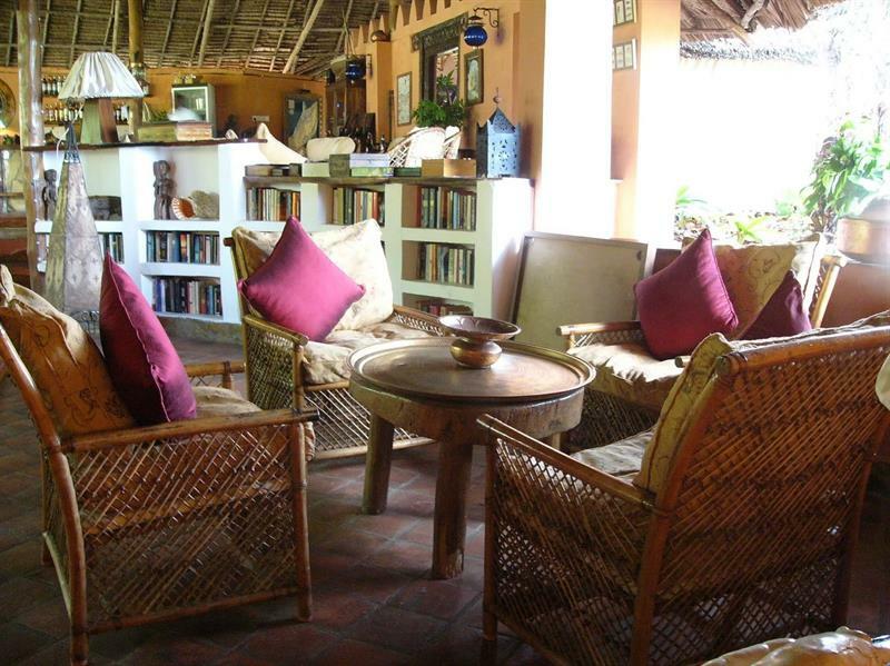 Kinasi Lodge Utende Bagian luar foto