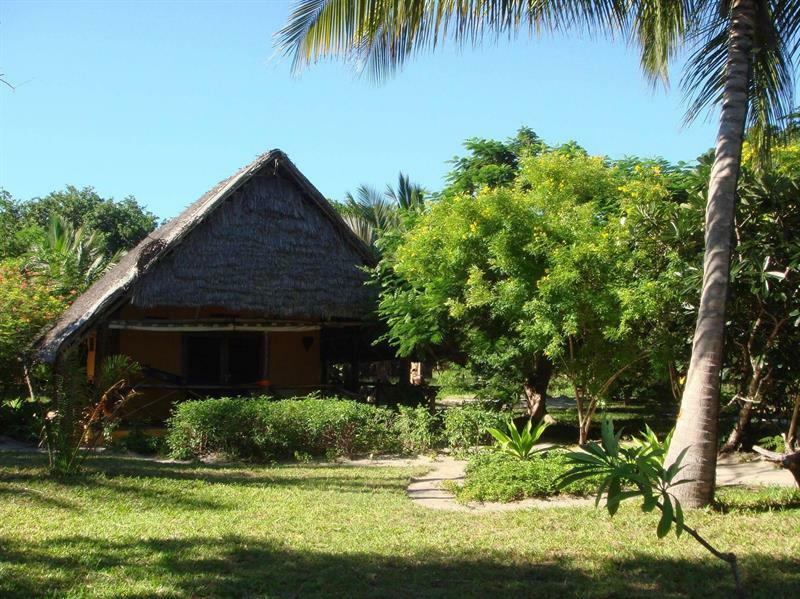 Kinasi Lodge Utende Bagian luar foto