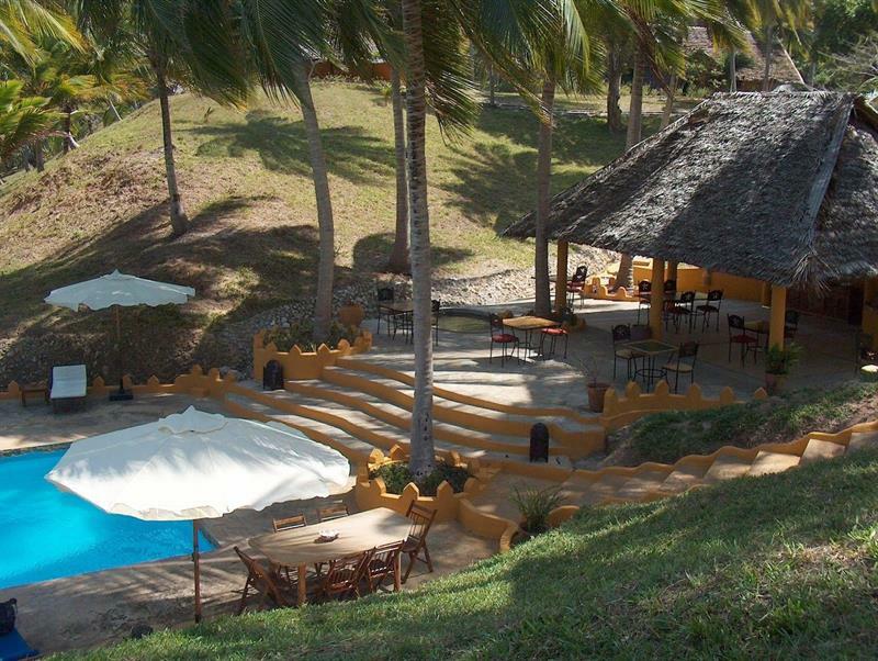 Kinasi Lodge Utende Bagian luar foto